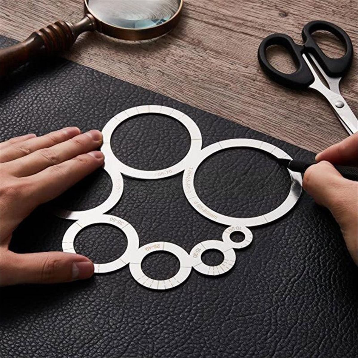 Leatherwork Ruler - ไม้บรรทัดตัดมุมงานหนังพร้อมที่เจาะรูทรงกลม - เครื่องมืองานฝีมือที่จำเป็นสำหรับงาน DIY