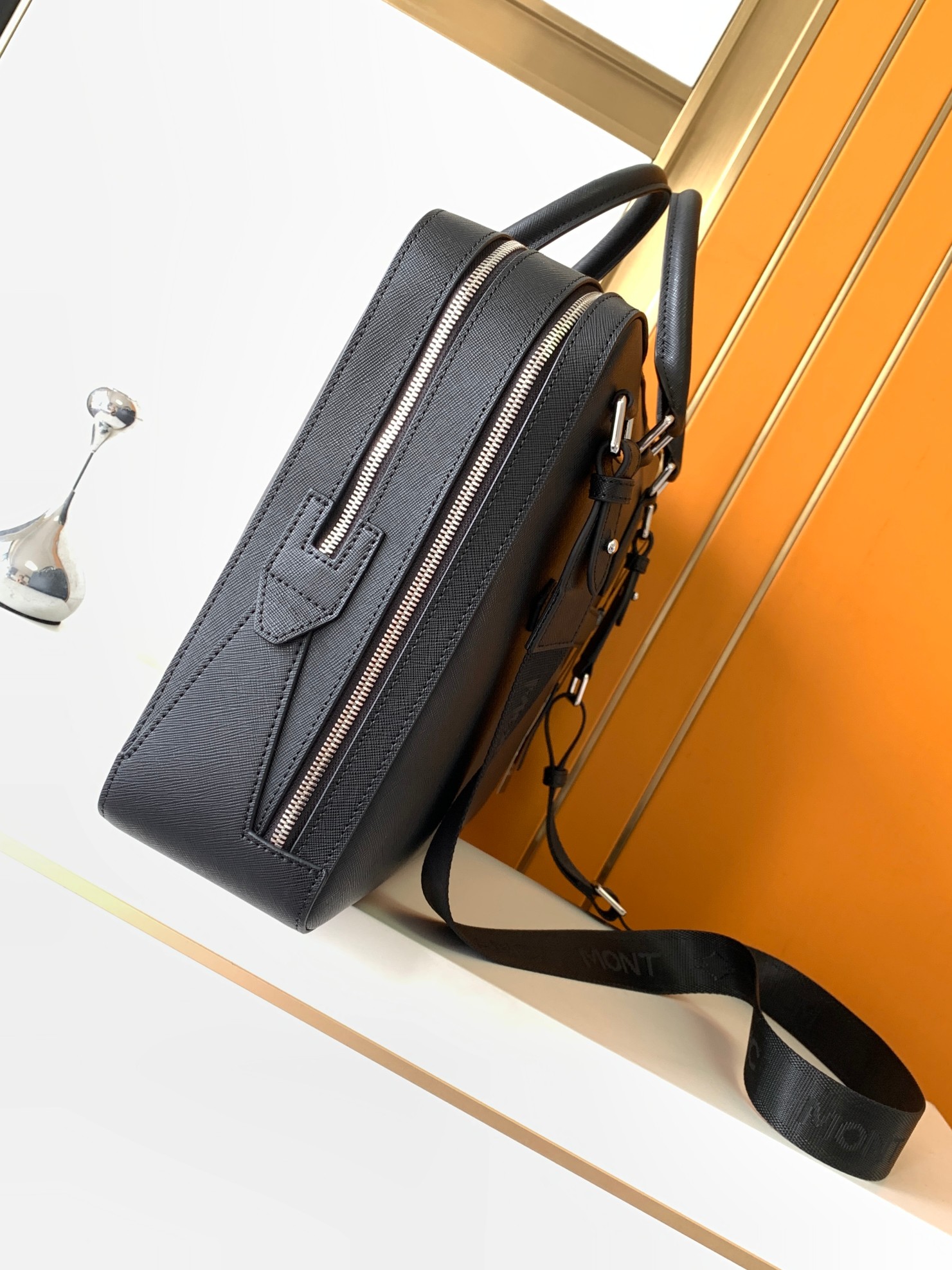กระเป๋าถือผู้ชายสุดหรู หนังแท้ - Leather Work Bag บทวิจารณ์และราคา