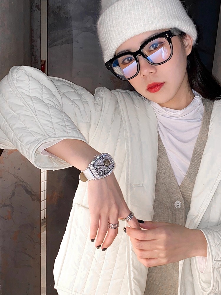 ผู้หญิงนาฬิกาข้อมือกลไกประดับเ - Leatherwork Ideas บทวิจารณ์และราคา
