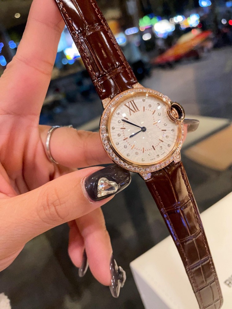 นาฬิกาข้อมือทรงกลมประดับเพชรแว - Leatherwork Ideas บทวิจารณ์และราคา