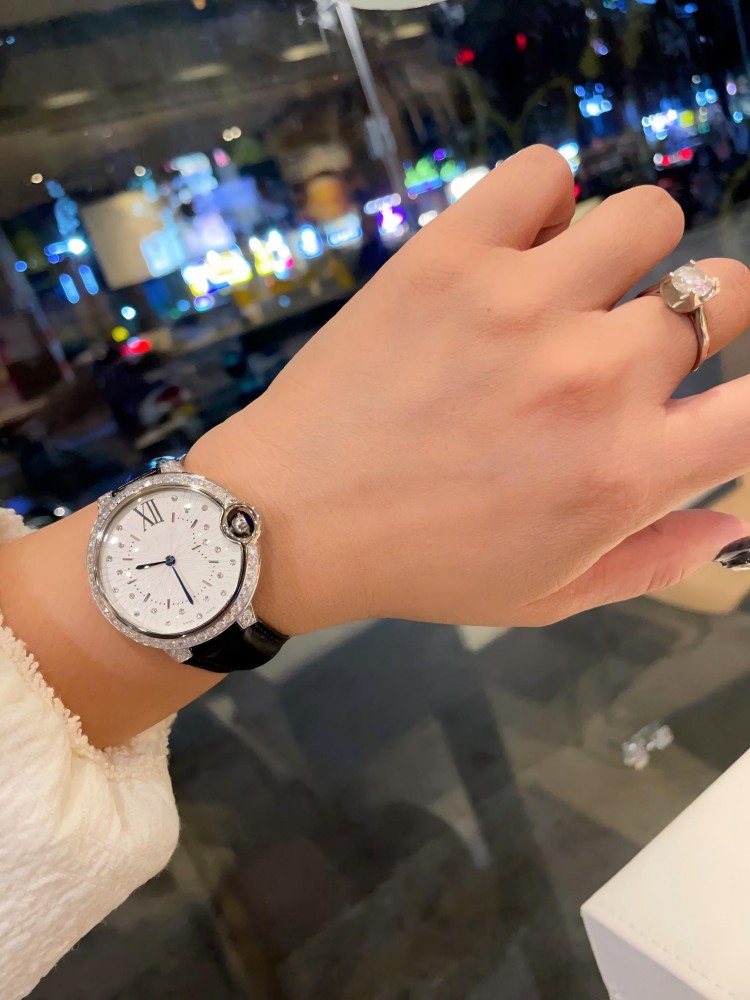 นาฬิกาข้อมือทรงกลมประดับเพชรแว - Leatherwork Ideas บทวิจารณ์และราคา