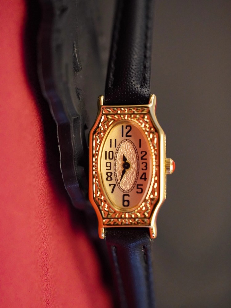 นาฬิกาควอตซ์วินเทจสำหรับผู้หญิ - Leatherwork Ideas บทวิจารณ์และราคา